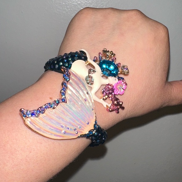 Betsey Johnson mermaid bracelet - Picture 10 of 14